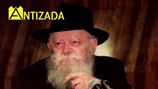 ניגון רחמנא בהתוועדות הרבי מליובאוויטש פורים תש"כ - התמונה מוצגת ישירות מתוך אתר האינטרנט יוטיוב. זכויות היוצרים בתמונה שייכות ליוצרה. קישור קרדיט למקור התוכן נמצא בתוך דף הסרטון