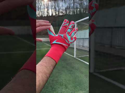 how to with goalkeeper gloves #goalkeeper