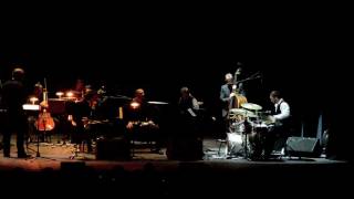 To Feggari eine kokkino (Manos Hadjidakis Dimitris Kalantzis Quintett Athens Camerata