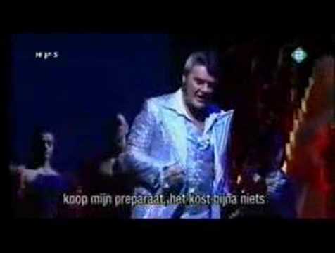 Bryn Terfel as Elvis/Dulcamara in L'elisir d'amore
