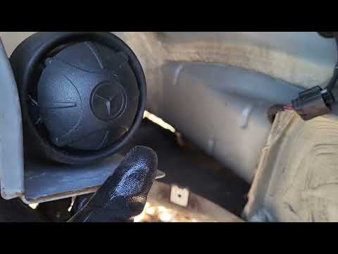 HOW TO REPLACE MERCEDES ALARM THAT GOES OF RANDOMLY ALL THE TIME  #alarm #mercedes #replace