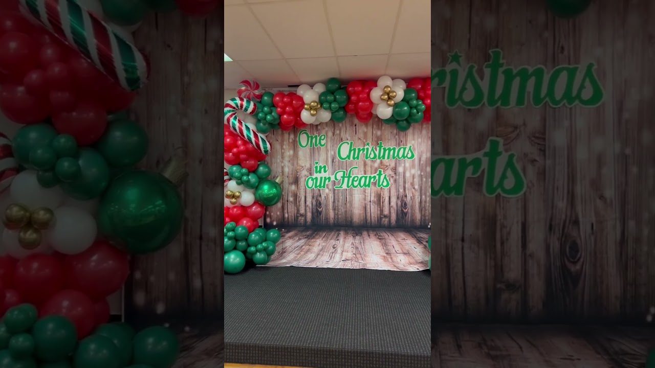 Christmas Balloon Garland