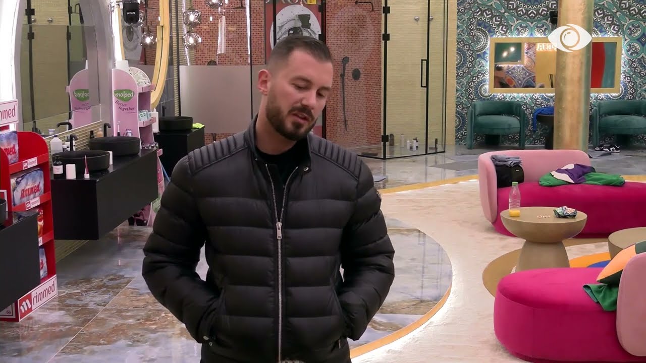 “Mos më hajde me këtë shikim”/ Romeo-Rikes: Do të kuptosh trekëndëshin apo mua si shok?