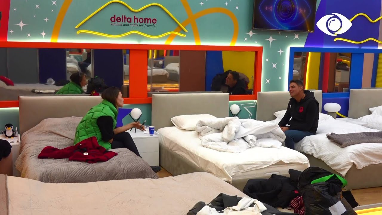 Maestro bisedon me Kiarën: Do i'a japësh puthjen Luizit?