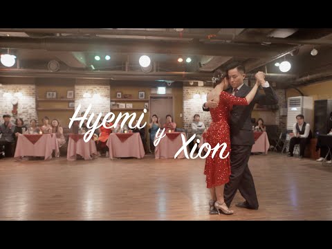 Hyemi(향기) y Xion(시온) - Cantemos Corazon (19.11.24) - @AvrazoTV