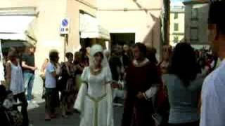 preview picture of video 'Medievalis Pontremoli Lunigiana Medioevo medioevale Toscana'