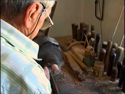 A PIPA - DE LA SOUCHE DE BRUYERE A LA PIPE - extrait 5 (Parolle d'eri 12)