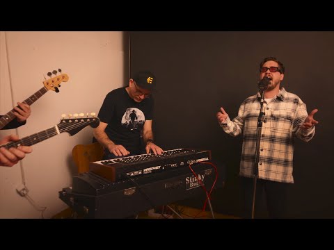 Február 13.. | Stinky Bugs feat. Perrin