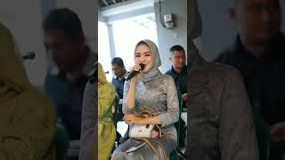 Download lagu Penyanyi cantik dan suara merdu di pernikahan mp3 Download lagu Penyanyi cantik dan suara merdu di pernikahan mp3