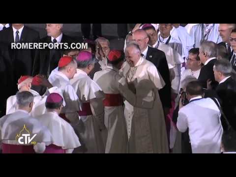 Imponente y emotivo recibimiento al Papa en Filipinas