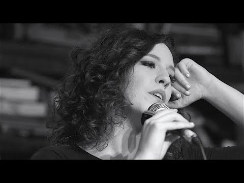 Rhaissa Bittar ao vivo Velhas Sílabas