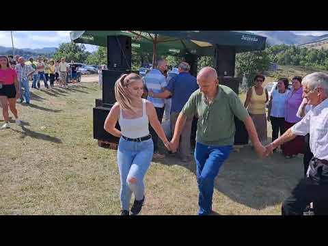 Kolo vode najljepse djevojke