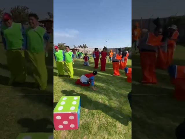 Vídeo relacionado con Juegos Exterior Niños, Juegos de Carreras de Sacos, Arrera de Huevos, Bandas de Carrera de 3 Patas, Juegos de Fiesta de Cumpleaños para Niños Adultos Familia, Juegos de Lanzamiento para Fiestas