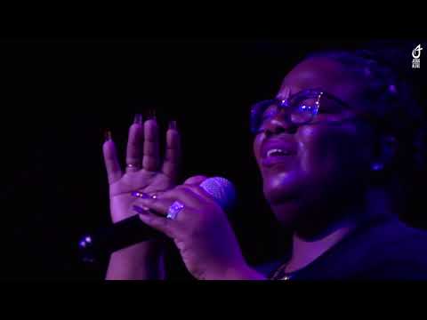 Veanira Reed - Jesus at the Center / To worship You i live // Jesus Is Alive Festival 2022