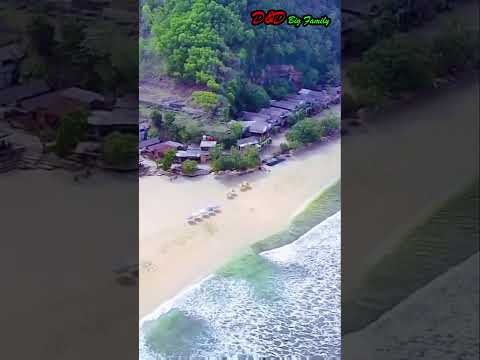 Temukan keindahan Pantai Pok Tunggal di Gunung Kidul, Yogyakarta! 🌊😎 Tempat yang pas untuk bersantai dan menikmati ala...