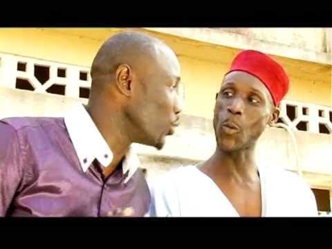 Saneex prend des cours d'anglais pour faire la cour à la belle femme - Groupe Electrogene