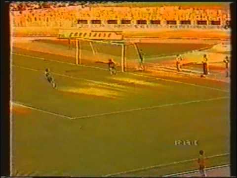 1982 (September 15) Dinamo Tblissi (USSR) 2-Napoli (Italy) 1 (UEFA Cup).mpg