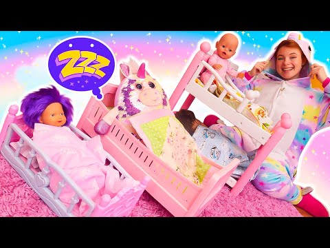 🎀👶 Irene, Peppa und Baby Born im Puppenkindergarten – Pyjama-Party & Strandspaß!
