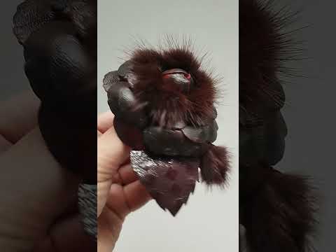 фото брошь тёмно-бордовая камелия с норкой 0