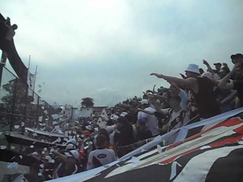 "Vengo del barrio de la Curva - Danubio vs peñarol" Barra: Los Danu Stones • Club: Danubio