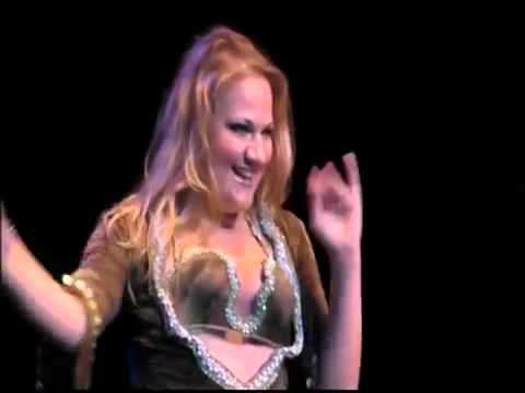 Leila performing "New Baladi"