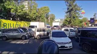 Alza desmedida en los combustibles, taxistas bloquean la Roosevelt en protesta