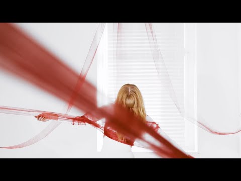 LARIZA - Me-Room (Official Video)