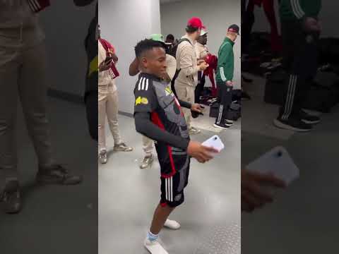 Relebohile Mofokeng funny dance | MTN8 Final  #orlandopirates #oncealways #mtn8 #shorts