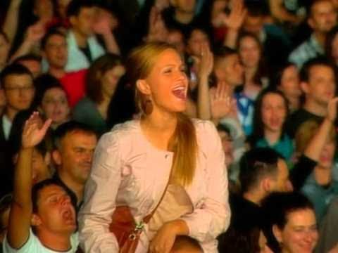 Zdravko Colic i Dino Merlin - Kao moja mati - (LIVE) - (Kosevo 2010)