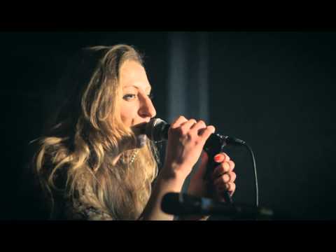 Meszecsinka feat. Karen Arutyunyan – Dunna (live at Fonó) - 2014.11.08. - Fonó Budai Zeneház