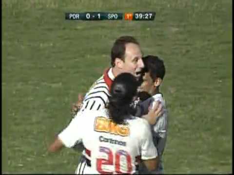 Gol 98 de Rogério Ceni Portuguesa 2 x 3 São Paulo  13/02/2011 paulistão 2011