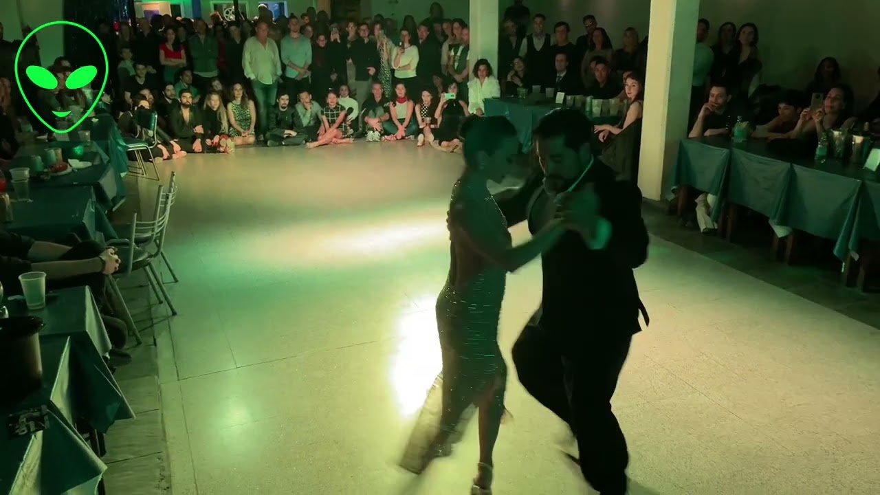 Leonel Mendieta y Natalia Hassan en Juernes Milonga (1/2)