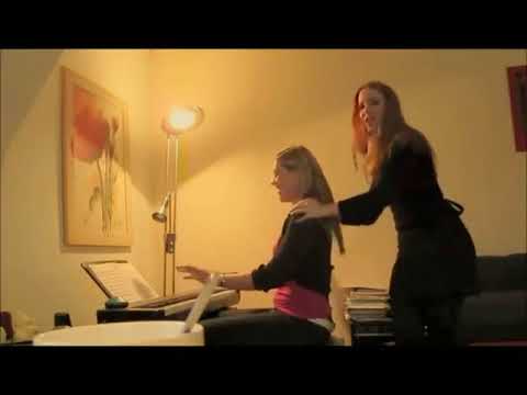 Simone Simons and Floor Jansen Funny Moment