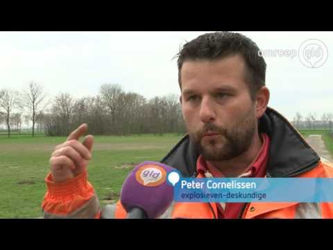 Zoekactie naar explosieven onder voetbalveld in Kerkwijk