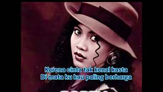 Download lagu Poppy Mercury - Cinta Tak Mengenal Kasta Lirik mp3 Download lagu Poppy Mercury - Cinta Tak Mengenal Kasta Lirik mp3