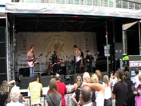 The Amnesiacs - Want Your Body (Live @ Mathew Street Festival '09)