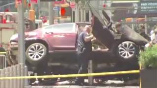 V New Yorku najelo auto do chodců, jeden člověk přišel o život. Podle policie nešlo o terorismus