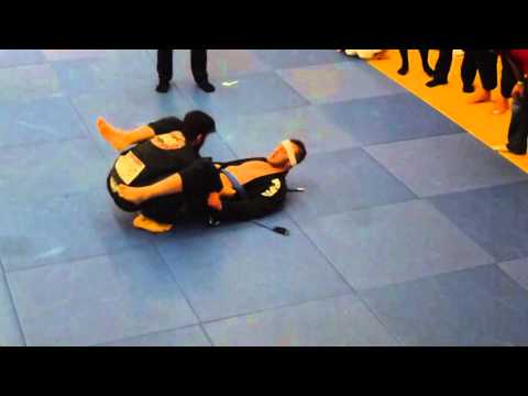 Louis Corazza vs Mabast Hussain - English Open BJJ 2015 - Blue Adult - Open