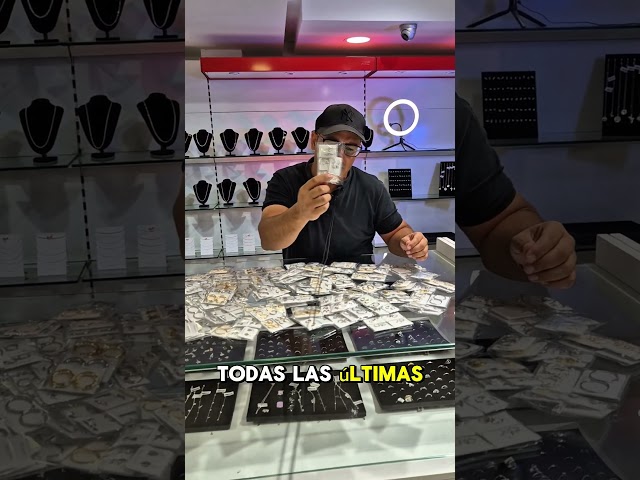 Vídeo relacionado con Dochais 2 Pares Pendientes Plata de ley 925 para Hombre Mujer Pendientes Diamante Zirconia Brillante Redondos Cuadrados Oro 14K Pendiente Hipoalergénicos Grandes para Hombres Mujeres Unisex Plata