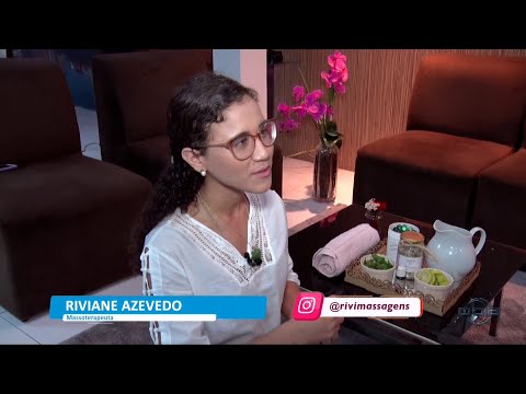 Massoterapeuta demonstra benefícios do escalda-pés para a saúde 17 01 2023