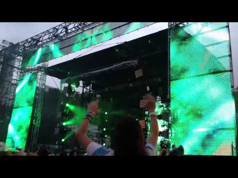 EDC NY 2013  Day 2 - Gareth Emery - Ladi Dadi