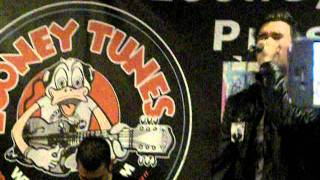 New Found Glory - Eyesore (Acoustic) @ Looney Tunes) 9-22-11