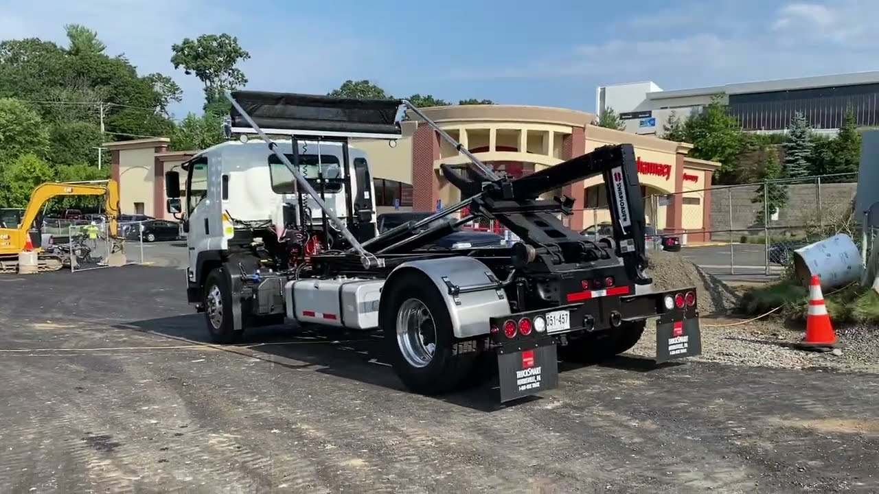 Meet the Grizzly Junk Pros crew — Stamford depot tour