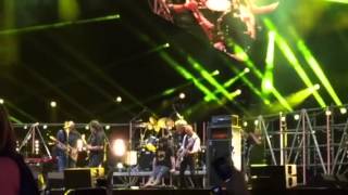 Bløf &amp; Counting Crows spelen Holiday in Spain live at Concert at Sea 2015