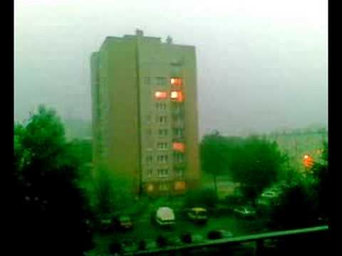Piorun uderza w budynek w Chorzowie