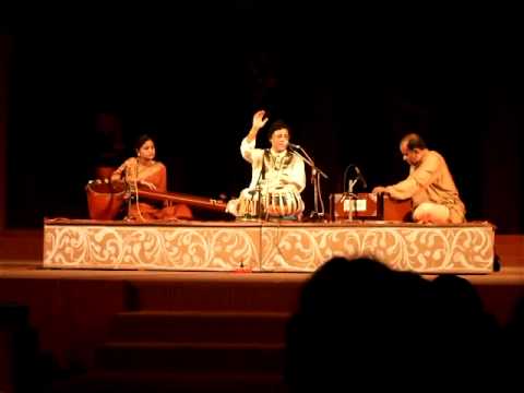 Virtuoso tabla performance by Pandit Anindo Chatterjee