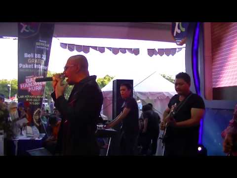 Husein Idol feat Deny & The Add Band - Membawa Cinta - Ngabuburit Bersama XL Surabaya 2014