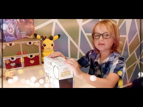 Apro il Set Pokemon SPADA E SCUDO ASTRI LUCENTI! (Arceus-V, Charizard-V ?!)