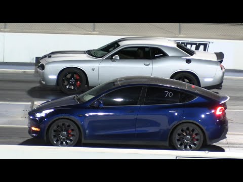 Hellcat vs Tesla