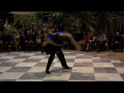 Carla Mazzolini & Gaspar Godoy - "Mala Junta"